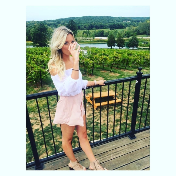 Meet your Posher, Melissa - Picture 1 of 1